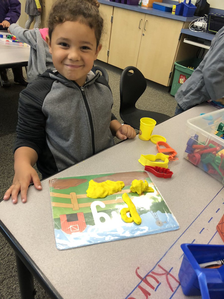 TheMrsLower's tweet photo. Using Play Dough to make words :) https://t.co/2doJVzbchF