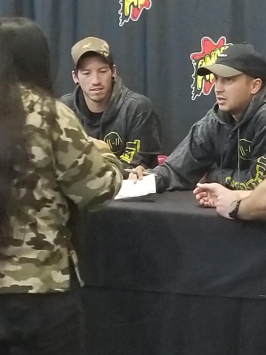 CrazyCassandra_'s tweet photo. I am so happy and grateful that I got to see you guys thank you for everything 😭💛 @joshuadun @tylerrjoseph @twentyonepilots 
Oh and sorry that I was crying like a crazy person...
Love you💛 https://t.co/WJVUj3GMX9