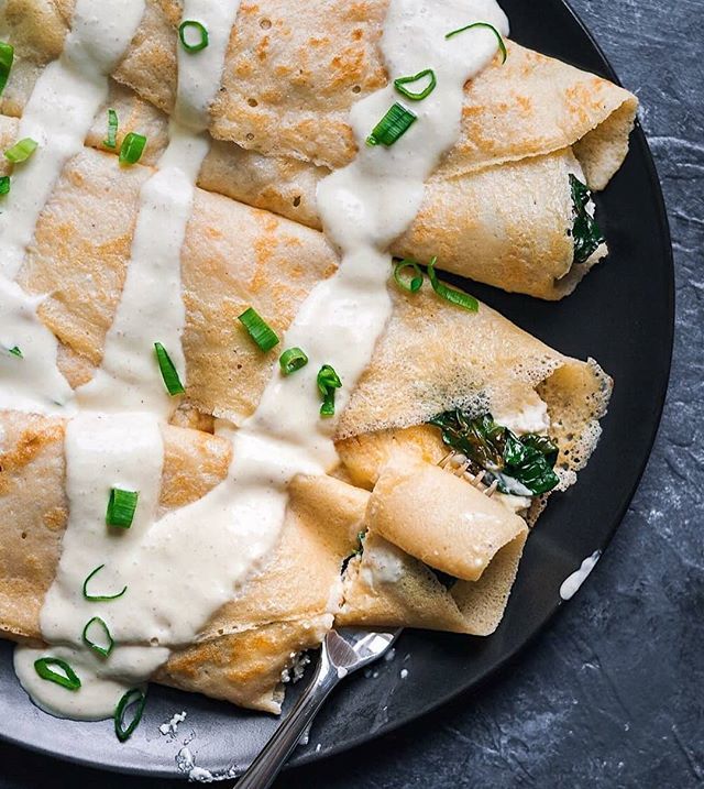 GreenQueenHK's tweet photo. VEGAN Breakfast Crepes
Recipe & ๐ท by: @thecuriouschickpea
#reciperepost #foodiefeature
Instead of a Toast Tuesday how about about fresh breakfast crepes by @thecuriouschickpea โบ
These crepes are savoury filled with almond cheese and sautรฉed spinach, topped with a homemadโฆ https://t.co/cmjFOsdVe3