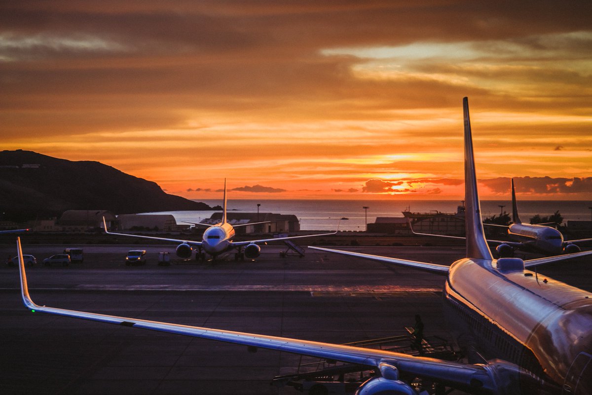 Visionary_HI's tweet photo. An #airport at Hawaii, said to be the worst in the country. Watch this video: https://t.co/ZlgjZZvCWq https://t.co/P9yxQHnioQ