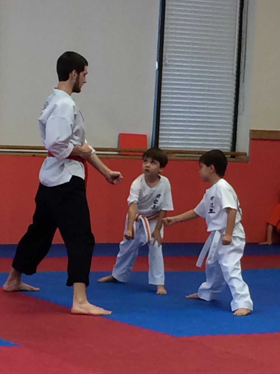 JacksonLeVest's tweet photo. Getting my taekwondo on!
#JacksonsWorld #WorldMartialArts #whitebeltdays #justgettingstarted @rdr8drgal @mike_vest https://t.co/dK36KDCXy3