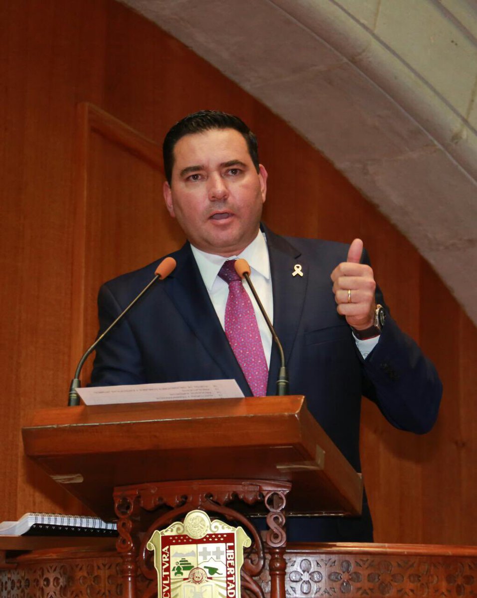 alexfedezcam's tweet photo. En la @SeducEdoMex refrendamos nuestro compromiso para sumarnos y trabajar de forma respetuosa, institucional y cercana con @Legismx para generar oportunidades de progreso y desarrollo para los mexiquenses. https://t.co/bQXxYV8sFL