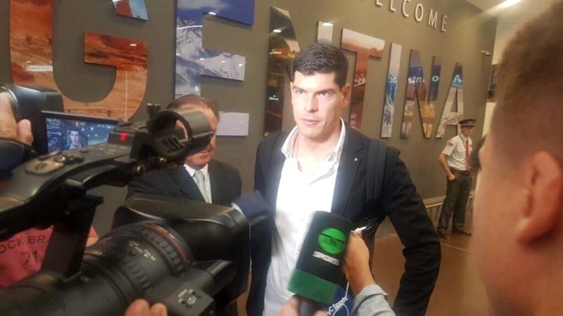 latebol's tweet photo. #BOLxEM | Carlos Lampe llegó ilusionado a #Argentina

https://t.co/E7OCJ3s4tP https://t.co/rRSCX3YuwW
