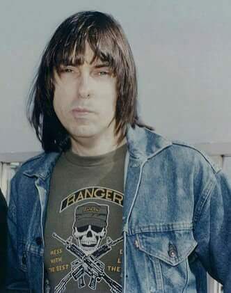 samuelpunk5's tweet photo. Felices 70 Jhonny Ramone!!! https://t.co/sa47kHYP8Y