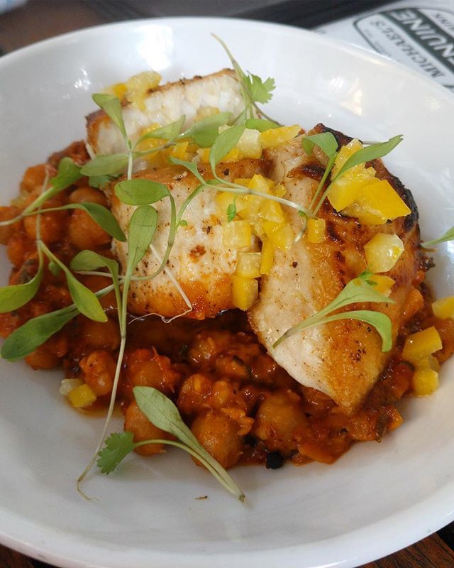 michaelsgenuine's tweet photo. Woohoo for Wahoo ππ seared wahoo with garbanzo, chorizo, tomato and preserved lemon ππ
ππΏ #mgfddinner #thisismgfd #michaelsgenuine https://t.co/M4E6t4kE58