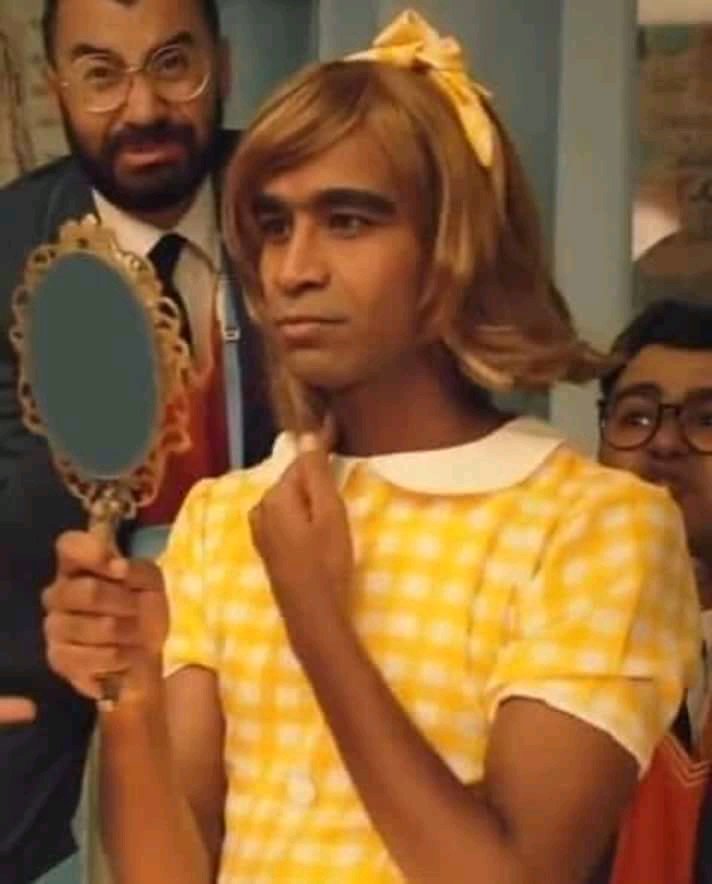 كوني انثاه الباهرة التي تختطف الانظار ..
بجمالك المتفرد الذي لا يخضع للانشطار .