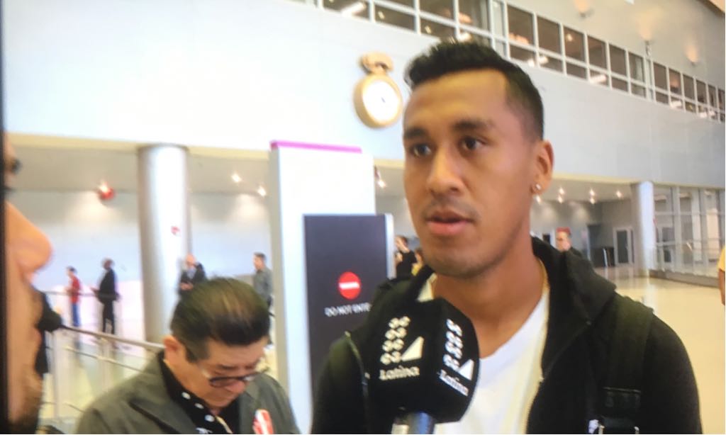 fegusquizap's tweet photo. Llegó @renatotapiac para unirse a la selección. El volante del Feyenoord ya trabaja con sus compañeros en el 3er día de trabajos en Miami. Sus declaraciones las tenemos en @Latina_pe @LatinaDeportes https://t.co/aZgOF8YWyp