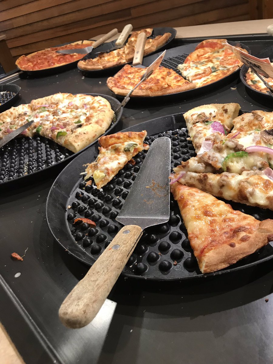 EVWDECA's tweet image. The pizza is waiting... We’ll be here for another hour. Hope to see you! #pizzalovers