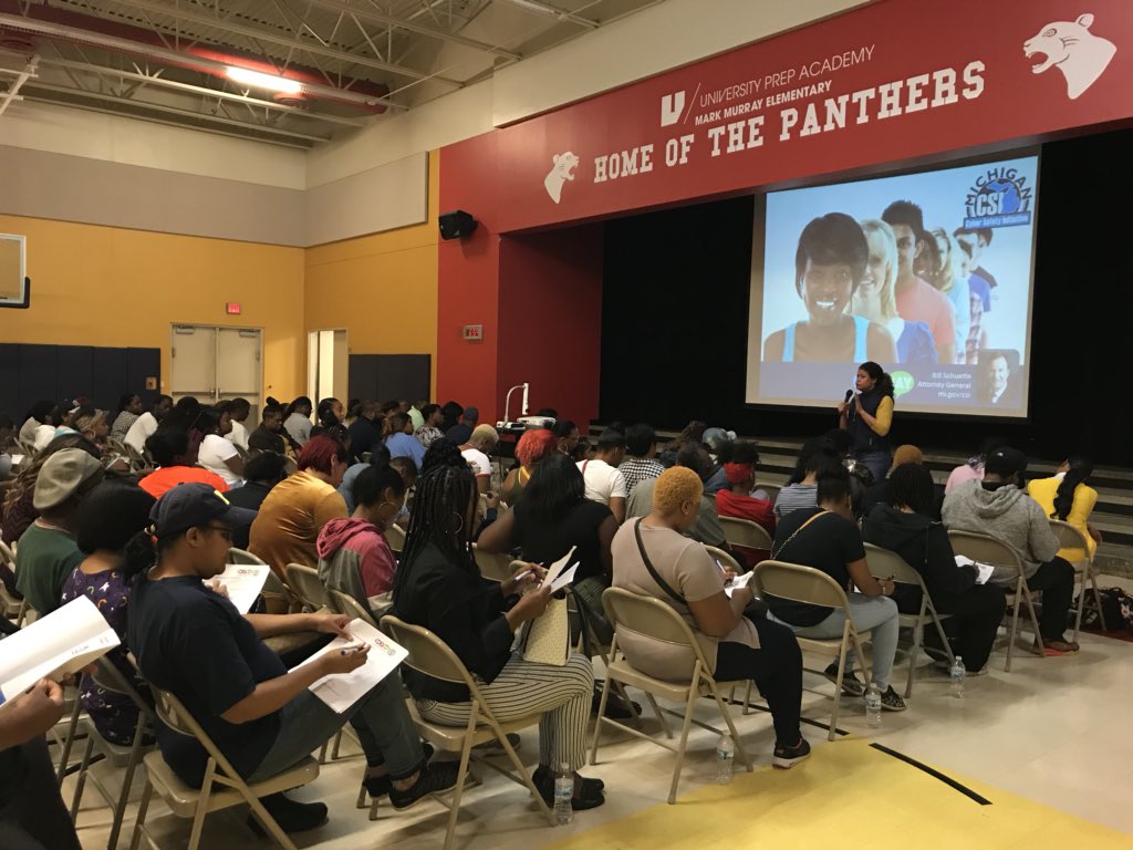 markmurray435's tweet photo. Mark Murray had a great turnout of parents for our #Ok2Say parent community program this evening. Thank you Don Ferguson from the Michigan Attorney General’s Office. https://t.co/kC7LKAagmX