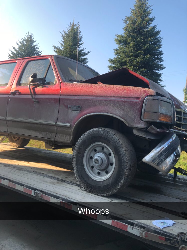 Rileywranosky's tweet image. I needed an oil change anyway 🤭 #prayforruby #jesustakethewheel #fuckthatbarn #fucktheroads