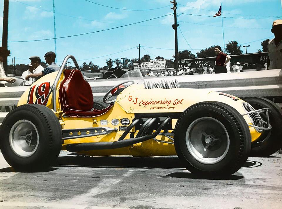 BowmanFilm's tweet image. On June 3rd, 1962, Stan Bowman drove the Gutzweiller Special #19 for the first time. He placed 2nd that day to  Jim Hurtubise, This was the race would get the attention of Clint Brawner.We have brought the original photo back to the colors as they would have been seen that day.