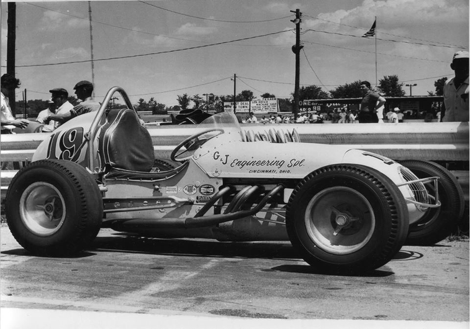 BowmanFilm's tweet image. On June 3rd, 1962, Stan Bowman drove the Gutzweiller Special #19 for the first time. He placed 2nd that day to  Jim Hurtubise, This was the race would get the attention of Clint Brawner.We have brought the original photo back to the colors as they would have been seen that day.