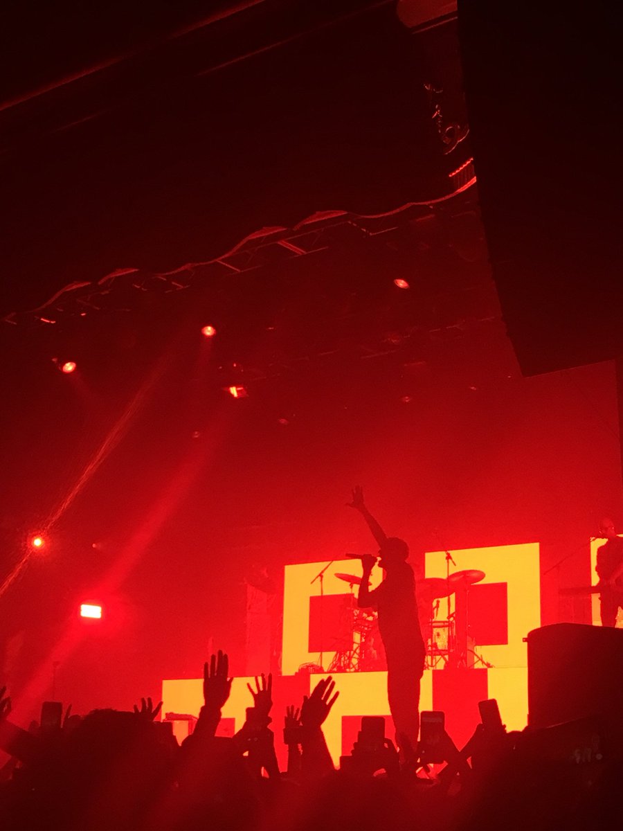mollysitc's tweet photo. @thisisLANY @pauljasonklein was so fucking good tonight https://t.co/waD3e1ElV0