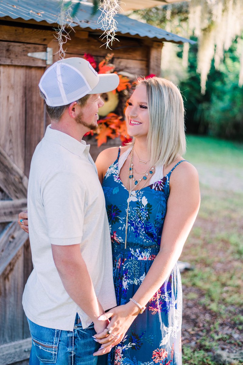 BloxhamCaitlyn's tweet photo. It might be fall, but your the only one im fallin for🧡 https://t.co/tDERWQWq92
