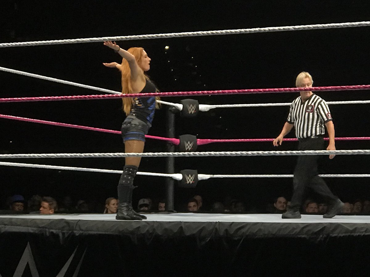 alliewrestles's tweet image. YOUR Smackdown women’s champion!! 🔥 @BeckyLynchWWE #WWELouisville