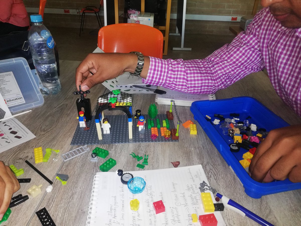 UNNCOL's tweet photo. Iniciando Curso Formación LEGO, así se preparan los instructores del @SenaCfma para ayudar a fomentar en nuestros nuestros aprendíces numerosas habilidades, dónde puedan desarrollar la creatividad y la capacidad de resolver problemas. @SBDIR_SENACFMA @CoordAcad_CFMA
🔶🔷🔴 https://t.co/NZkAsxNgg7