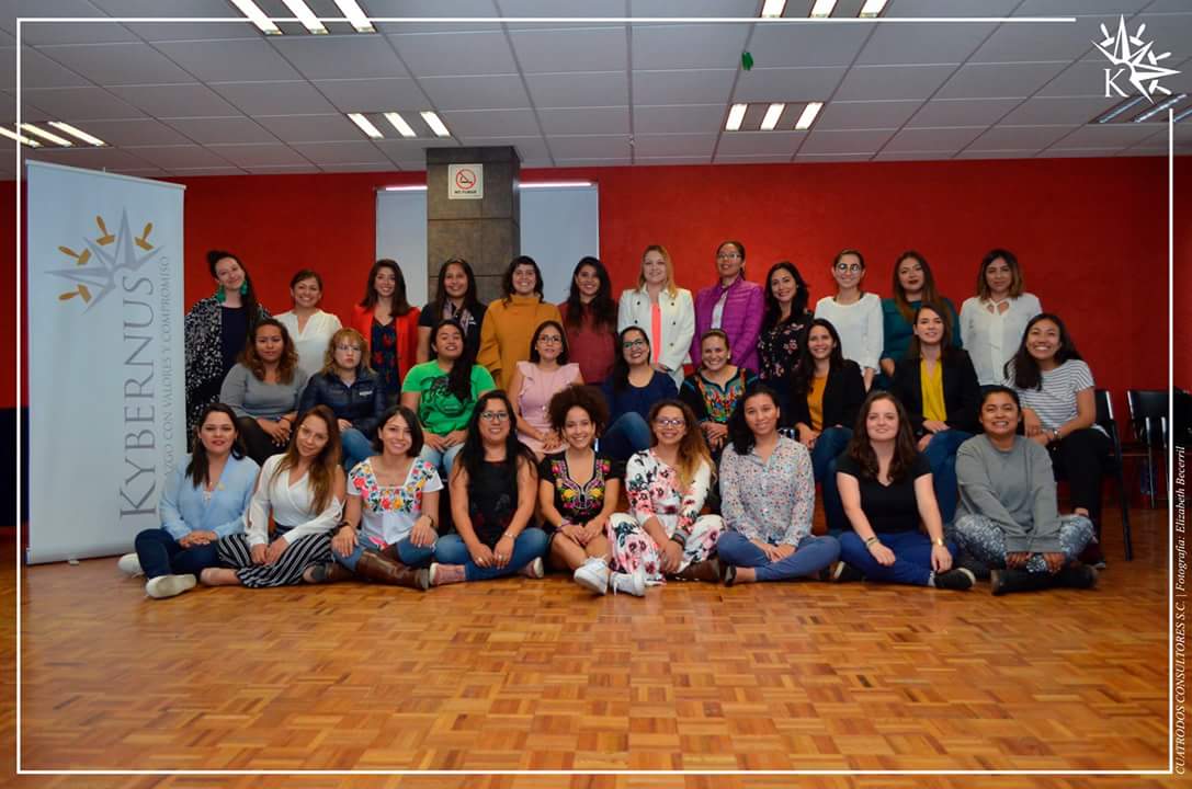 KybernusPuebla's tweet photo. Nuestra admiración para nuestras compañeras de @KybernusPuebla @monzon_cecilia y @arbolinux por  impulsar y participar en el "Primer Encuentro de Mujeres Jóvenes Líderes Kybernus: Igualdad Sustantiva, Incidencia Positiva". 

#SoyKybernus
#TuSororidadImporta https://t.co/3dvAxQWnK7