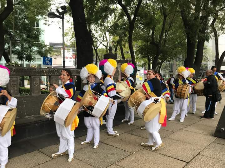 SamulnoriMexico's tweet photo. 2018-09-30
Les compartimos parte de nuestra presentación en "Super K Pop Party".
Estén al pendiente para próximos eventos!
SAEWOOLIM SAMULNORI MEXICO
#AlfaRadio #Daewoo #Culturacoreana #Saewoolim #Samulnori #Pungmulnori #Corea #사물놀이 #한국문화 #풍물놀이 #멕시코 https://t.co/9gUUe6iaZ1