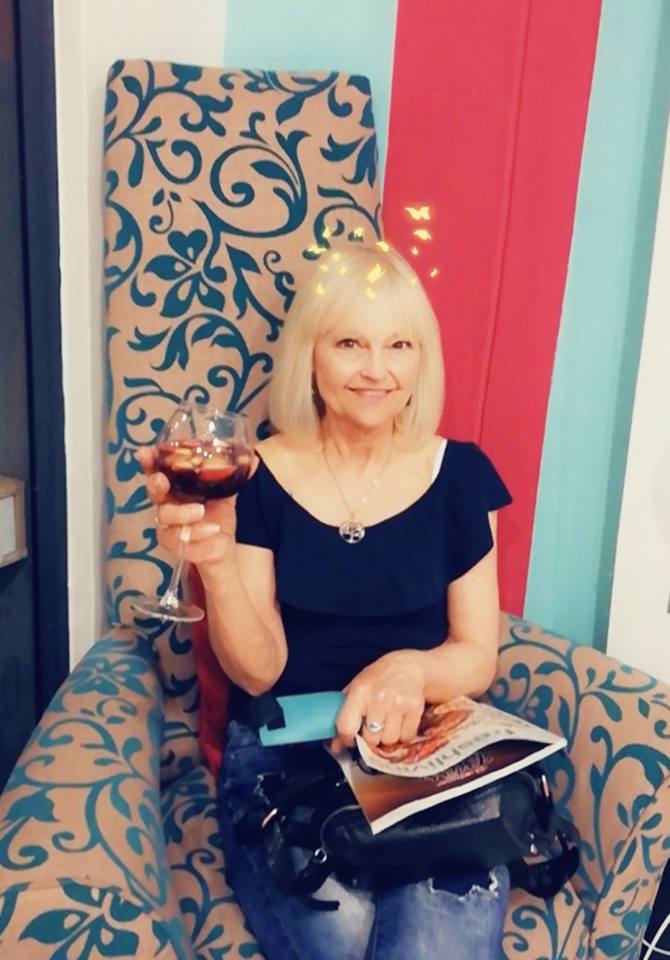 ColourFabulous's tweet photo. #throwback to our fabulous clients on our Sangria night!

#sangria #loveourclients #happy https://t.co/zKt8SBAYZG