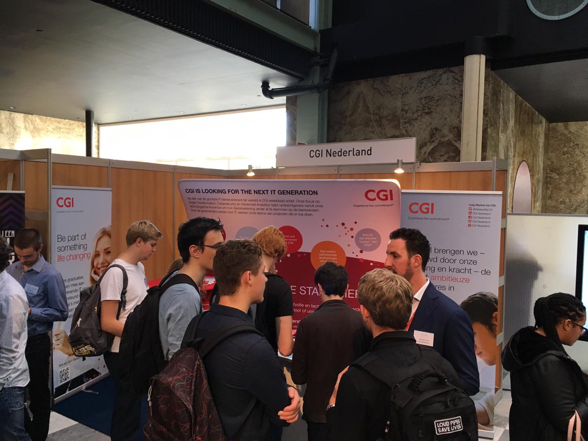 WerkenBijCGI's tweet photo. HBO-ICT Event 2018: Bij de CGI stands praat je altijd met IT-professionals, zij weten tenslotte als geen ander welk carrière pad jou te wachten staat.
Ook informeel kennis maken met een CGI (young) Professional? Meld je dan aan voor ons Open Huis op 25-10 https://t.co/sIL2Sjirdm https://t.co/SRK51rBgzB