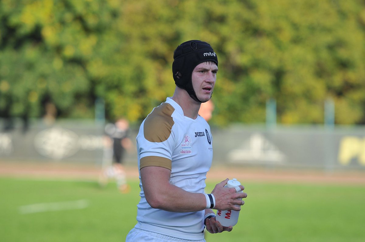 Сегодня отмечает День рождения Иван Коротков!
Игроки, тренерский штаб и сотрудники клуба искренне поздравляют нашего игрока с праздником и желают здоровья, семейного счастья и новых побед в составе родной команды!