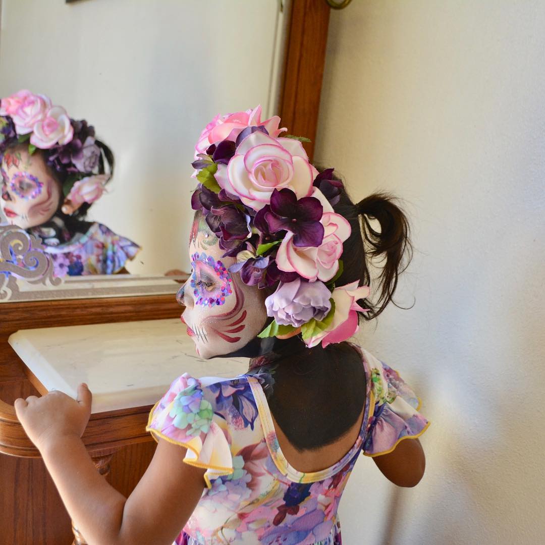 Looks like someone is getting excited for Día de Muertos.(Same!) #WHPunusualportraits instagram.com/p/Bosd5O1DuWj