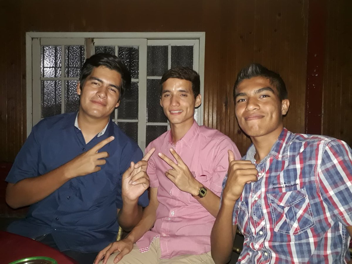 Zurdotv97's tweet photo. Hermanos <3 
#XV https://t.co/pJL0q9oA5X