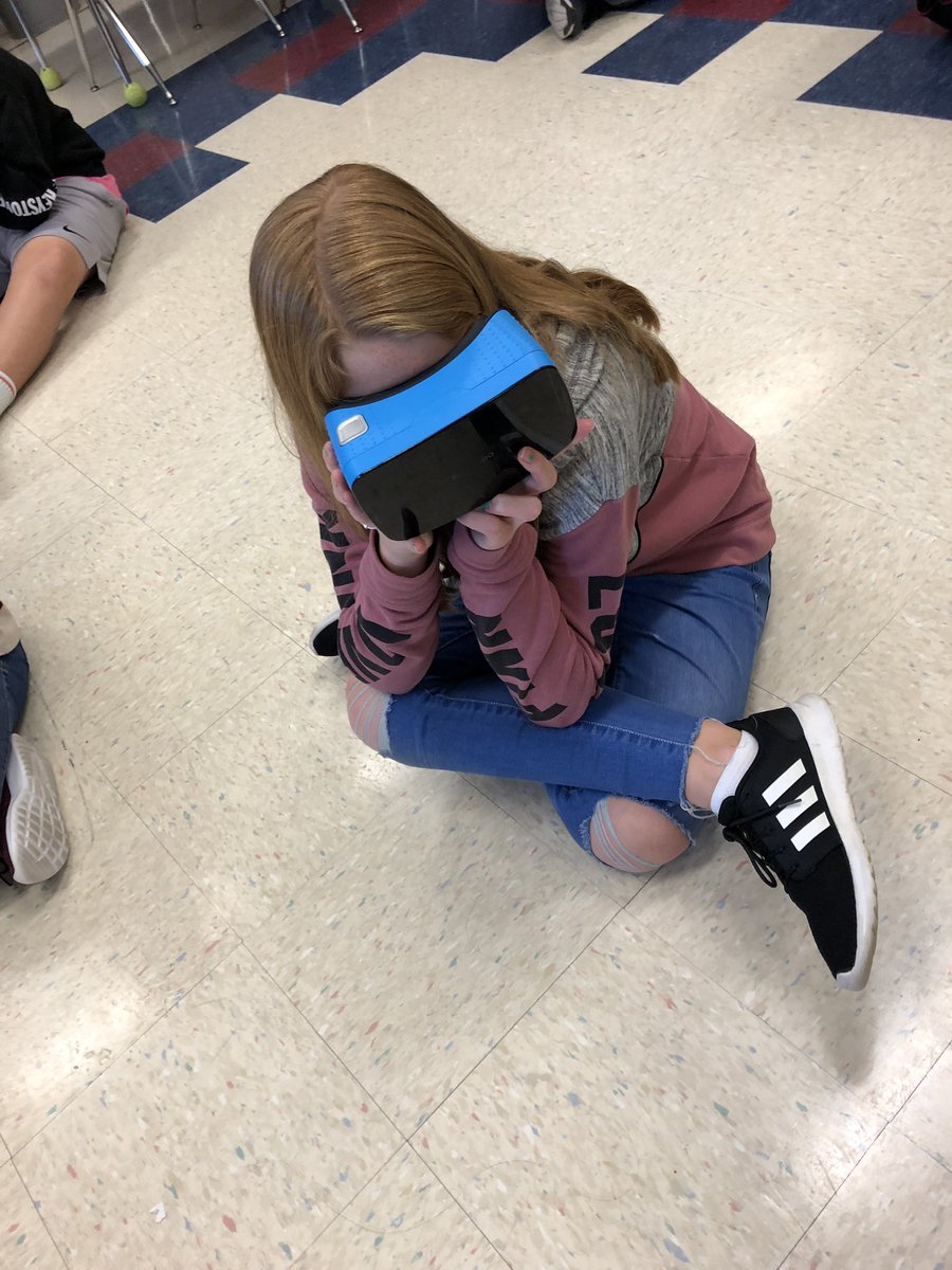 JessieRErickson's tweet photo. Taking a tour of the solar system today with Mrs. Ryanβs class. Included @brainpop video and Make a Map as we shared @GoogleARVR ! #gfschools #4everspartan @GFFEAlumniNet https://t.co/36TM5eQnMd