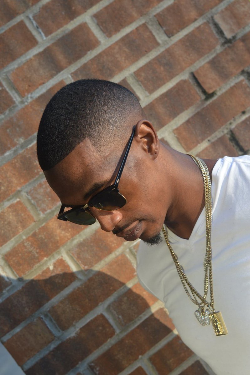 LajuanCooper's tweet image. When your cut is on movie star status!  #coopdabarber #sharpcut #publicbarbershop #rosiecity #countrybpycuttin