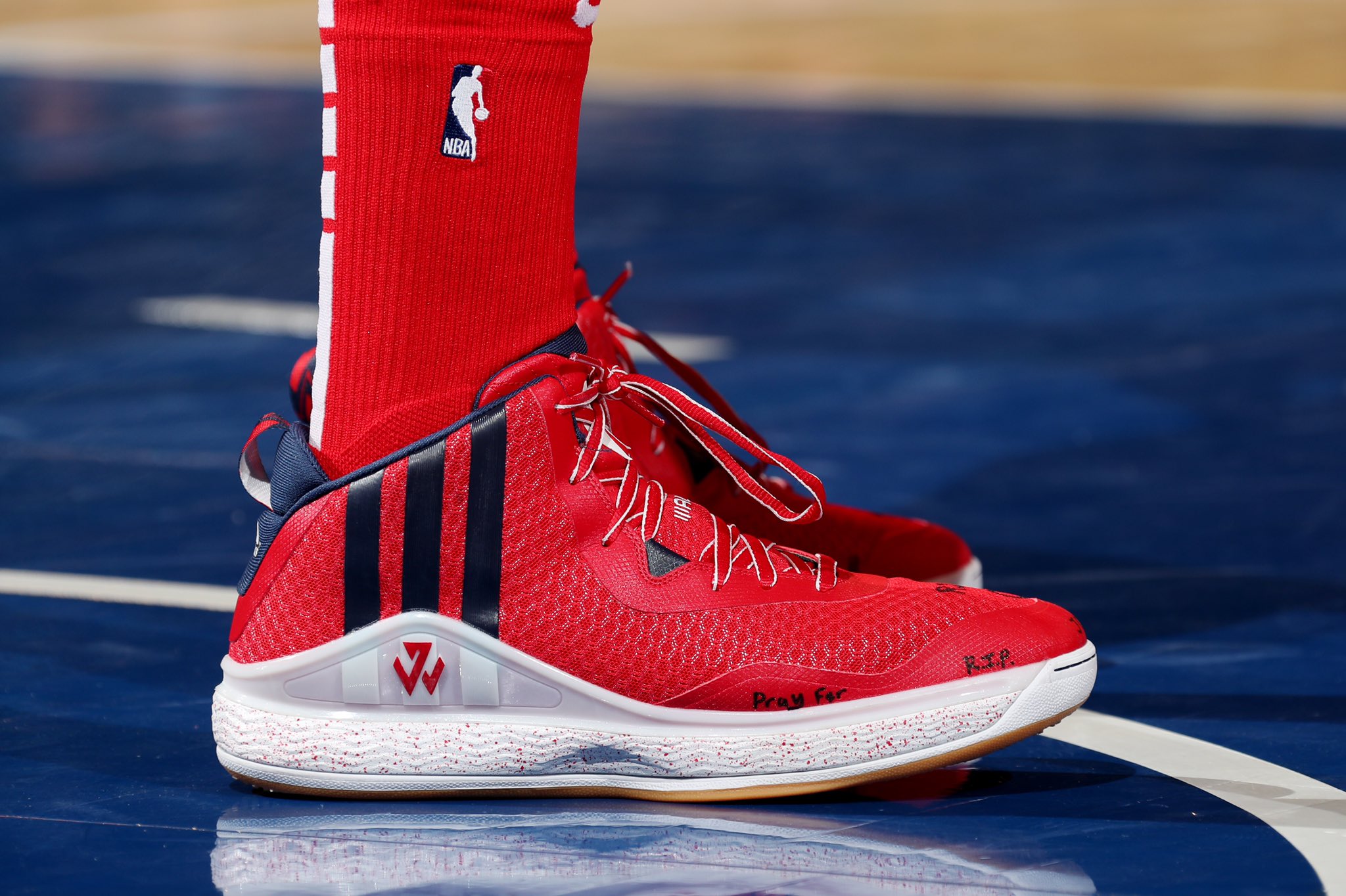 B/R Kicks Twitter: ".@JohnWall wearing the Adidas J Wall 1 against the https://t.co/3bxaDE4Vau" / Twitter