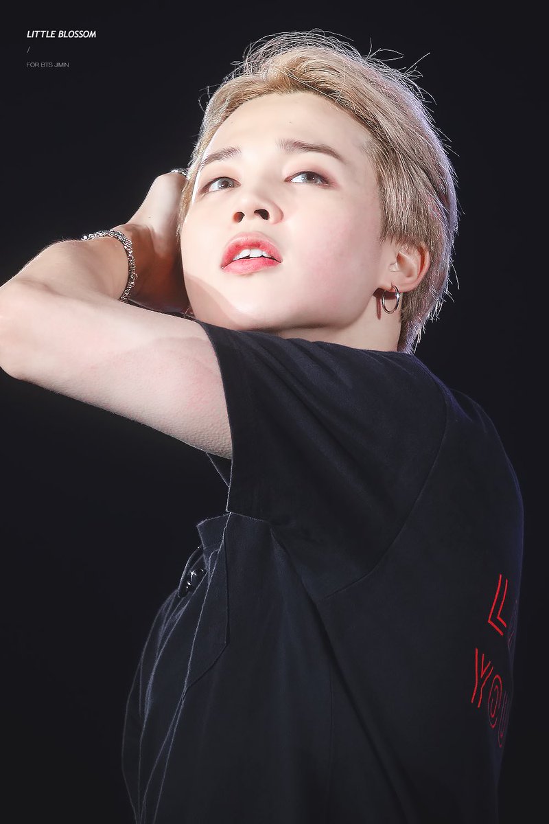 Lblossom1013's tweet photo. 181006 LYS CitiField #JIMIN #지민 #BTS 

Oh my pretty Boy💕 https://t.co/p95RQkwBxS