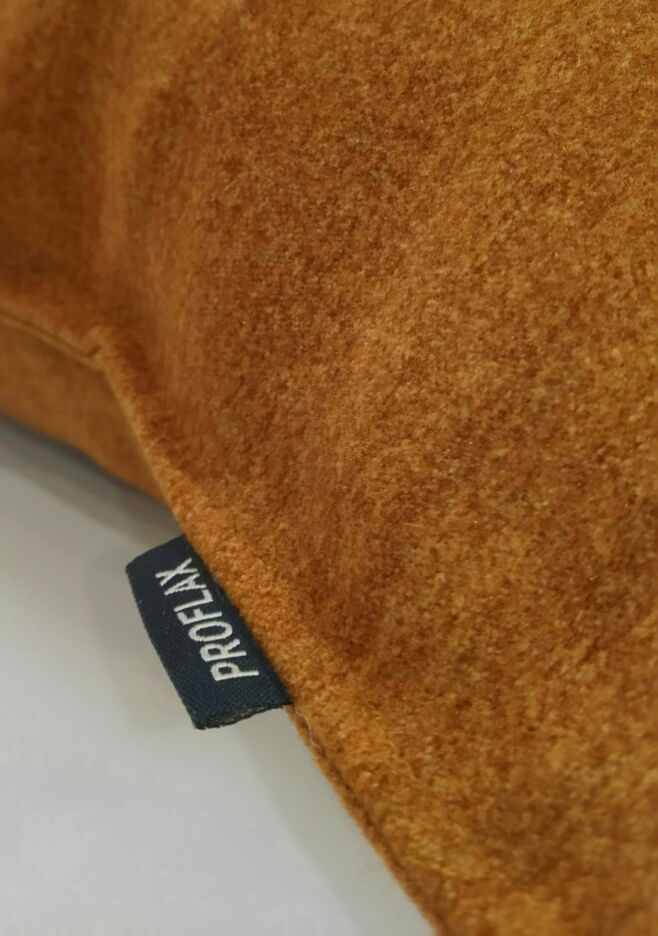 ILLUMS_NAGOYA's tweet photo. 今年のおすすめクッションは #ドイツ の #PROFLAX のクッションカバーです。目のギッシリつまったしっかりとした生地感。ベルベットのような光沢。どれをとっても高品質なアイテムです。上質なソファ空間にしてくれます。
#illums
#イルムス名古屋
#秋冬クッション
#北欧インテリア
#松坂屋名古屋店 https://t.co/sLgZydGlTt