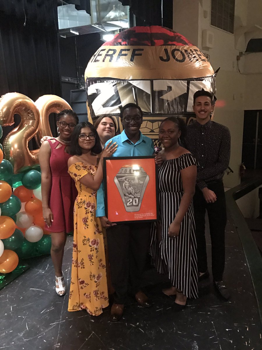 Class Of 2020 tweet media