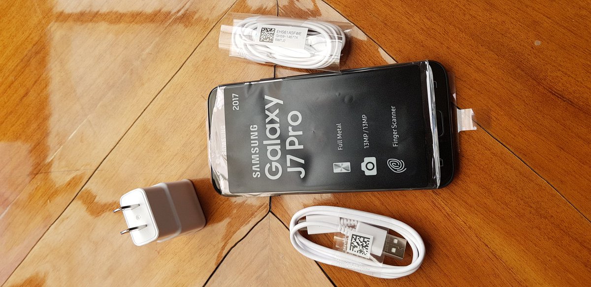 _jorgealvarezmx's tweet photo. @En_laDelValle Bueno Bonito y Barato teléfonos no usados ni encendidos solo para uso de aparador NO fueron demo puedes checar y ver el de tu agrado. https://t.co/2prapn0dgx