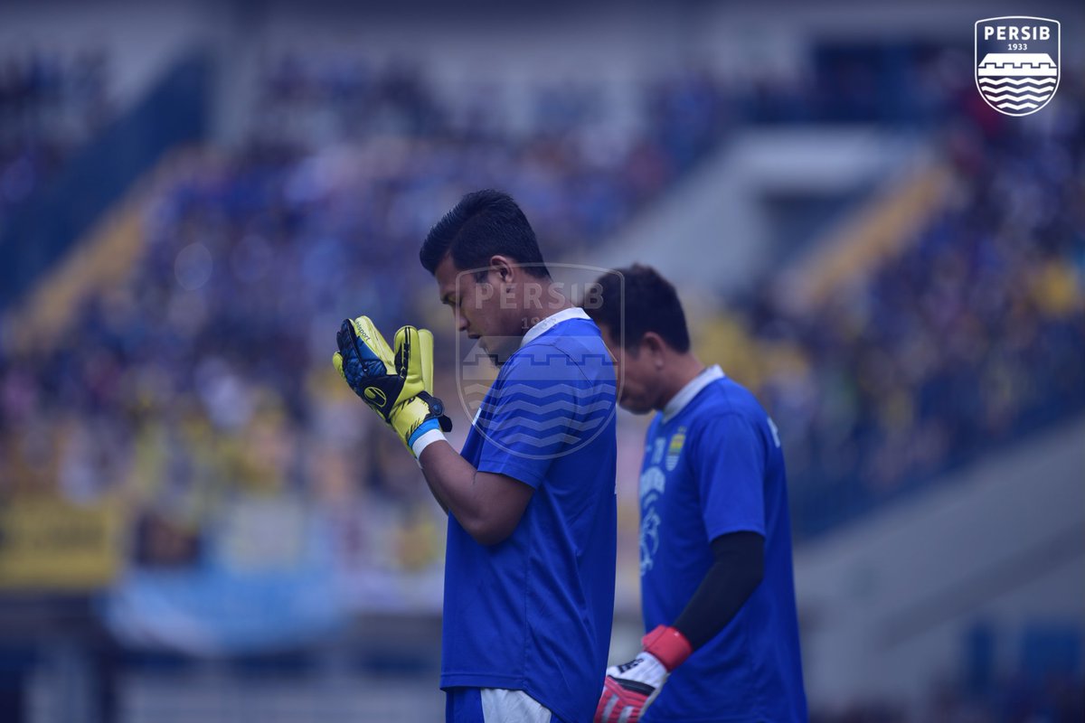 Lanjutkan perjuangan, 
teriring untaian doa.
Demi kemenangan,
untuk kita semua!!! 

#PERSIB
#PERSI85ALAWASNA
#AyoBangunPERSIB 
#PERSIBDay