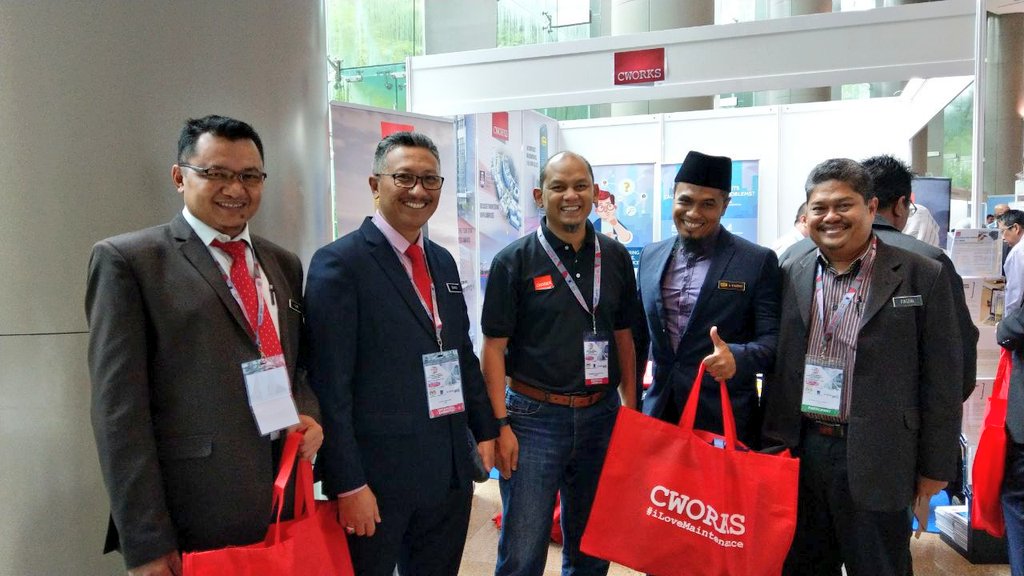 Jom #NAFAM2018 singgah booth <a href="/CWorksCMMS/">CWorksCMMS</a> dapat bag merah besau..Terima kasih sahabat2 yang beri sokongan..<a href="/norhishaml/">Ir. esham</a> <a href="/suhailimansor/">Suhaili</a> <a href="/FaizulJkr/">Faizul</a> <a href="/EzryIr/">Ir. Ust. Hazery</a>