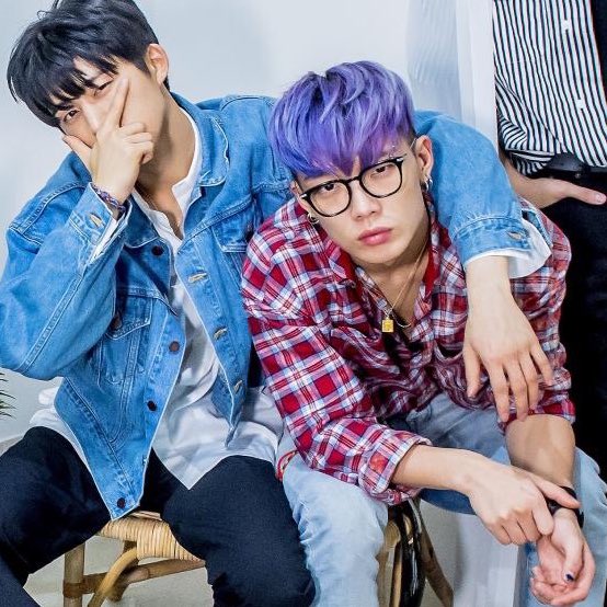 thislovedoubleb's tweet photo. รักคุณภรรยา ตัวติดกับคุณภรรยาชีวิตคู่เจริญรุ่งเรืองค่ะ ฮือออออ ดูมือสิแง๊ #DoubleB https://t.co/m9pxpeBAfp