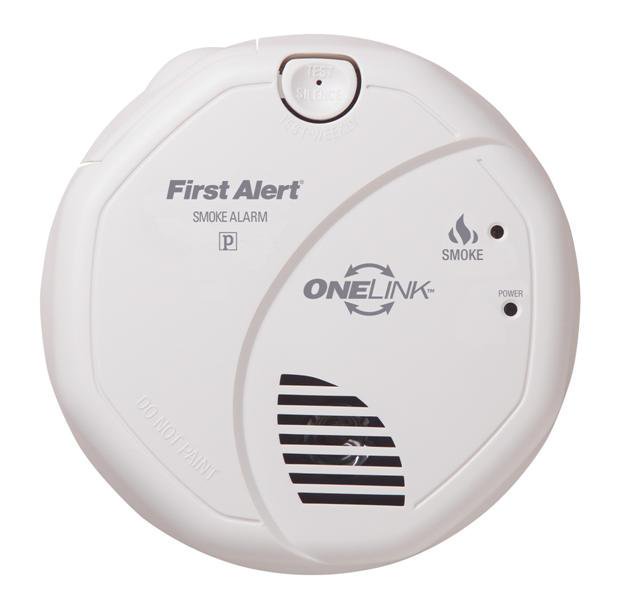 ChiefBillHunter's tweet photo. Another Fire Prevention Week is upon us...are you a fire service professional? Can you tell the difference between a #SmokeAlarm and a Smoke Detector? You should...correct terminology matters. #PublicEducation #FPW2018 https://t.co/TuuHvacRIE