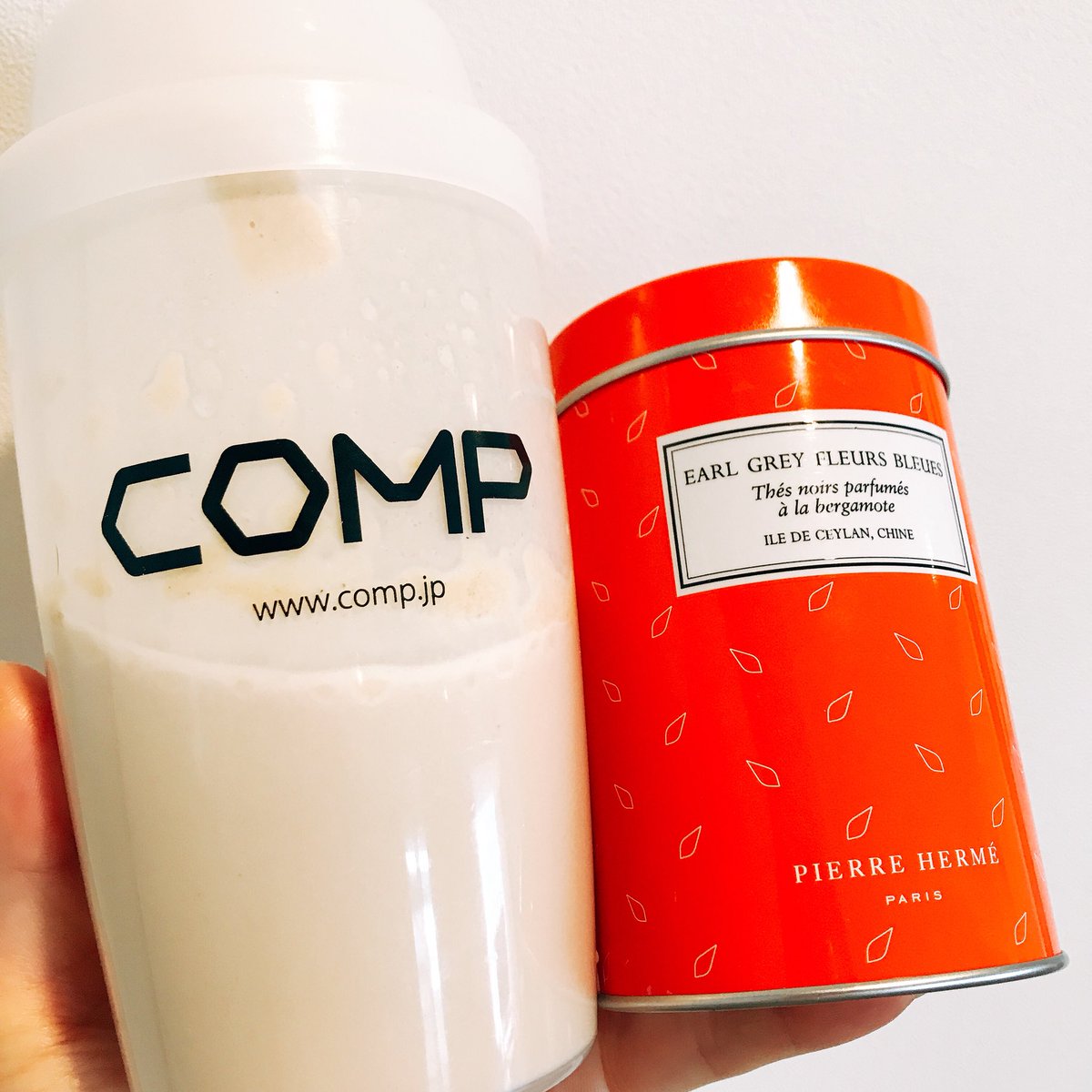 tneight00's tweet photo. #COMPCAMP
ちょっとお高いアールグレイで
癒されコンプ☕️
しかし良い香りが消えてしまうから
いい紅茶はそのままいただいたほうが
美味しいね! https://t.co/SNvOXlRQDc