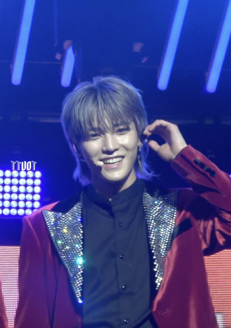 TTuo_T's tweet photo. 181008 Jimmy Kimmel Mini Con #NCT127 #태용 #TAEYONG #NCT127_Regular_Irregular SOOOOOOO HANDSOME😍😍😍 https://t.co/et9plBWXJa