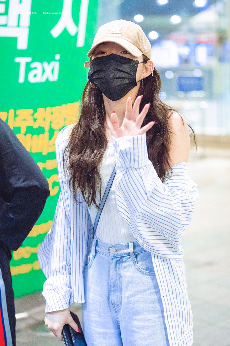 ggroupswcap's tweet photo. chungha; soloist https://t.co/txXpfFDwWy