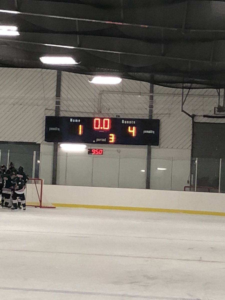 ab_ssac's tweet photo. Make the final @ab_ssac 4 and @KofCHockey Shamrocks 1. Another strong effort by everyone. #buildingOneDayAtATime #strongerEveryGame #clubHockey https://t.co/5LT6oXb48K