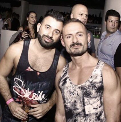 Alessio_Effe's tweet photo. #formentera #ibiza #drink #friends #pinetaclubformentera #pinetaclub #spagna chi non balla in compagnia o è un ladro o è una spia !! !! !! https://t.co/TV0hVDqLvV