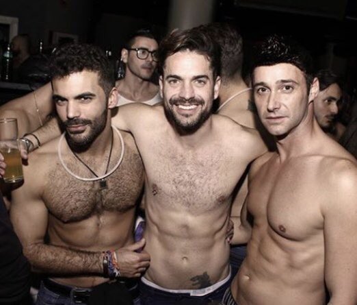 Alessio_Effe's tweet photo. #formentera #ibiza #drink #friends #pinetaclubformentera #pinetaclub #spagna chi non balla in compagnia o è un ladro o è una spia !! !! !! https://t.co/TV0hVDqLvV