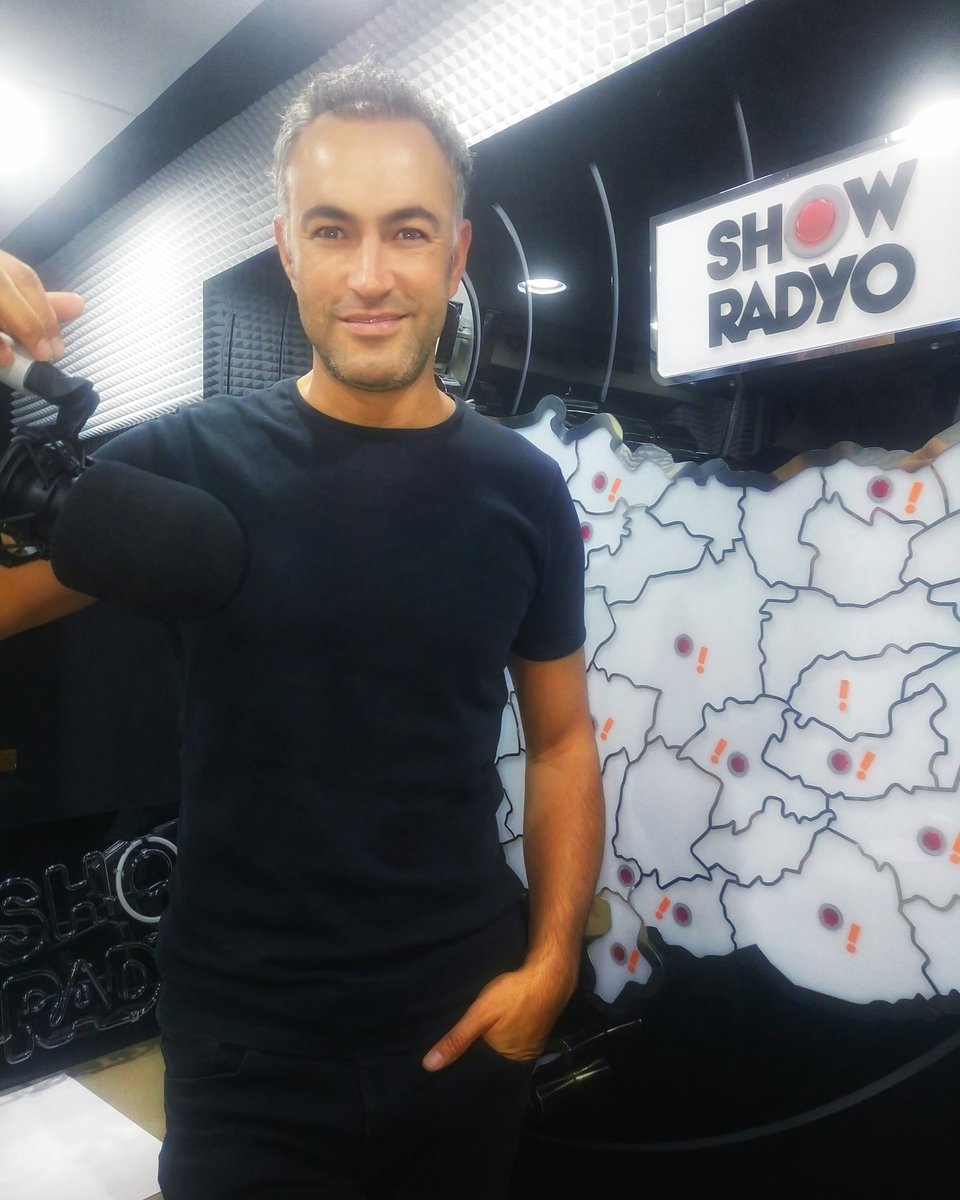 ShowRadyo's tweet photo. ➡ Evinizin oğlu' Murat Güloğlu' 07.00-09.00 arası ⏳Türkiye'nin 🇹🇷 #showradyo sunda sizlerle ❗ 🔽📻🔽 #evinizinoglumuratguloglu #muratguloglu #hoşgeldiniz #Dj @muratguloglu #onair
#turkiyeninshowradyosu https://t.co/JP0uM7rqX3