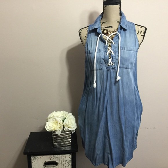 rockethulsey's tweet photo. So good I had to share! Check out all the items I'm loving on @Poshmarkapp #poshmark #fashion #style #shopmycloset #castingla #velvetheart: https://t.co/UR4KSABM55 https://t.co/3TCfCO5rM4