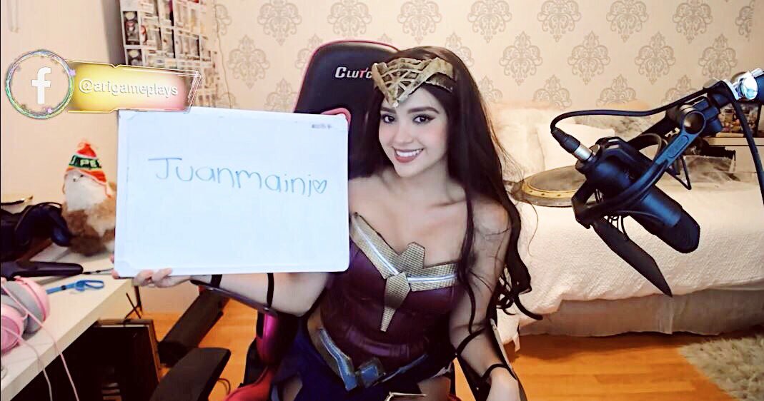 juanmaini_'s tweet photo. Muchas gracias @arigameplays bebe por el Zing!💕😘 Soy fan de tus looks #HARIWEEN 🎃 https://t.co/qgv56YLKWY