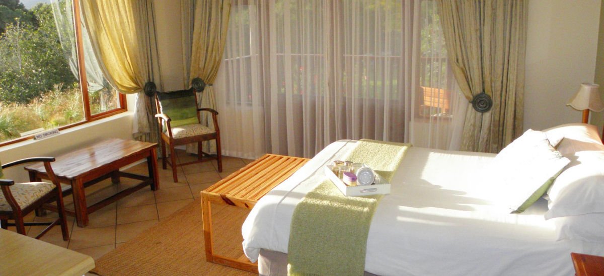 ExploreKnysna's tweet photo. Your host, Karen Sargent, welcomes you to Lavender Hill Guest House, which is conveniently situated in Hunters Home a suburb of Knysna. Close to the Knysna Heads and Leisure Isle, both areas offer safe swimming areas and lovely sandy beaches@knysnatourism
https://t.co/LqoFrH3H3B https://t.co/k0ElvCd5xt