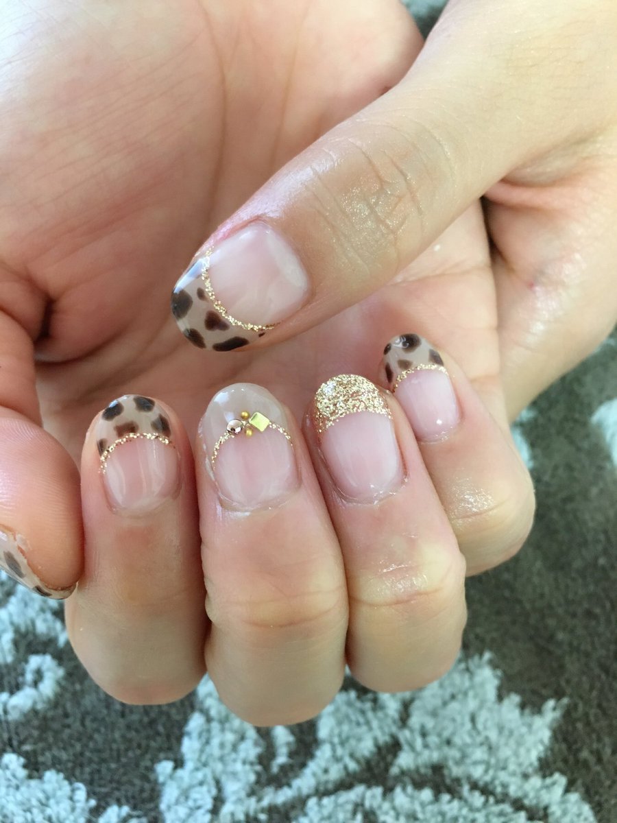 Sharon S Nails على تويتر 今日のお客様ネイル ベージュとゴールドベースにダルメシアン柄を書き 可愛いフレンチネイルに仕上がりました ジェル ネイル ジェルネイル 持ち込み画像 秋 秋ネイル フレンチ フレンチネイル ベージュ ゴールド アニマルネイル