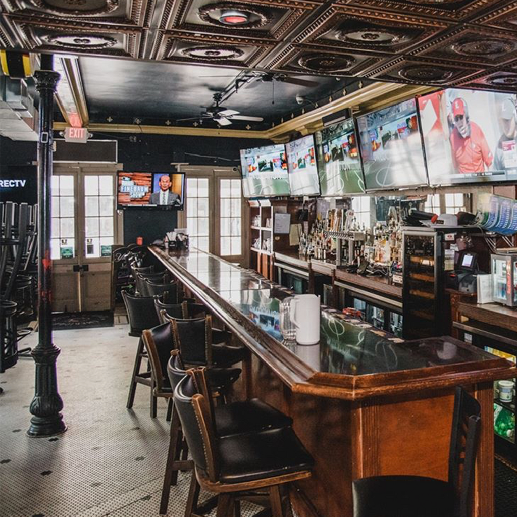 American Sports Saloon is our top spot to watch a Saints game. Check it out next time you're in the French Quarter

.⠀
.⠀
.⠀
.⠀
.⠀
.⠀
.⠀
.⠀
#americansportssaloon #monday #mondaynight #pennsocial #washingtondc #cheers #dc #civicvodka #americasgame #rodhamrye #football